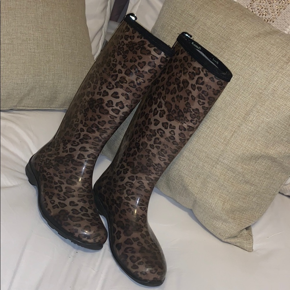 Leopard rain boots